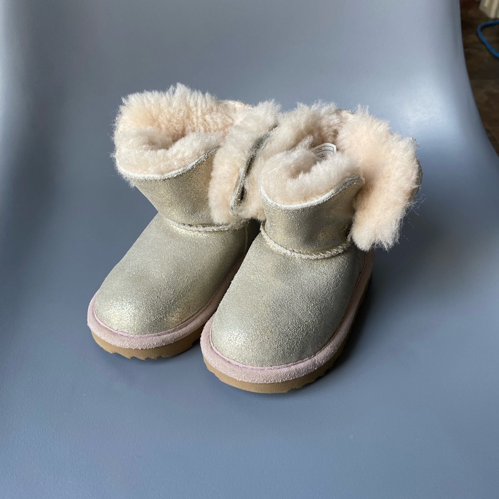 Ugg toddler boots
